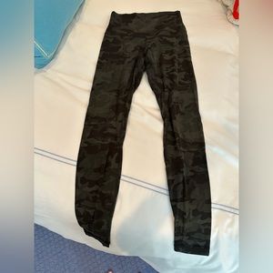 Lulu lemon align camp leggings. Very good condition.